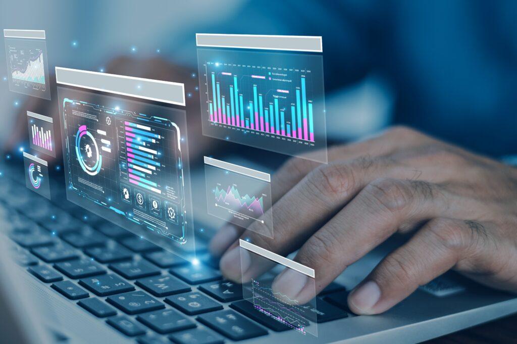 Visualisierung von Datenanalyse und automatisierten Prozessen auf einem Laptop