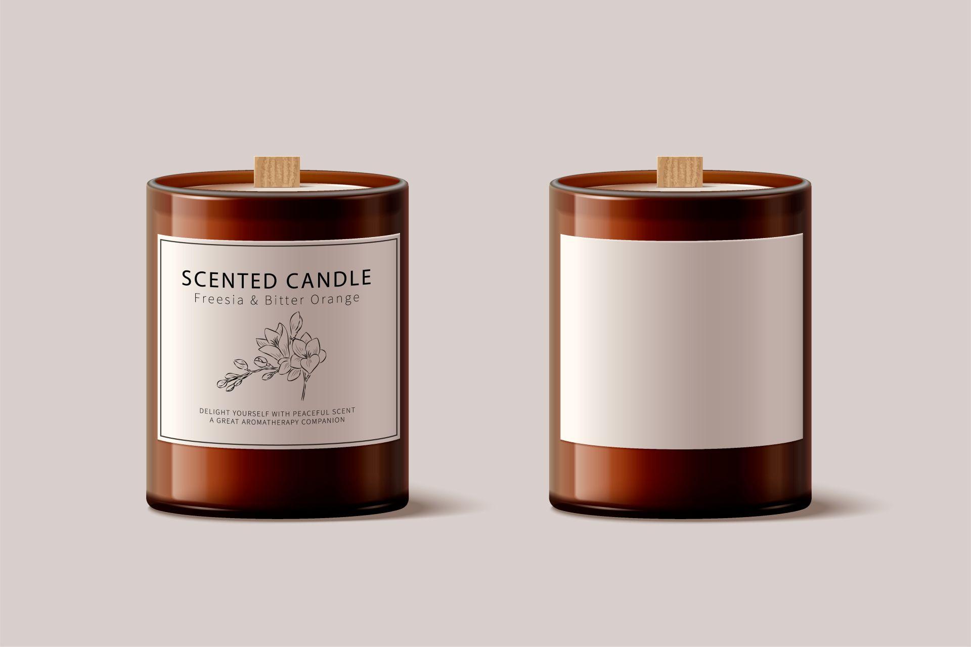 braune glas kerzen mit designlabel und ohne label als vergleich fuer premium etiketten